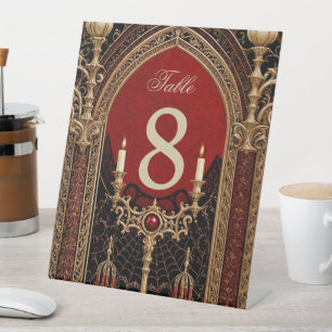 Die dunkle Eleganz des gotischen Stils. Sockelschild