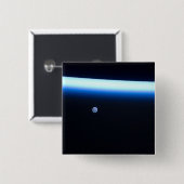 Die dünne Atmosphäre der Erde und ein blühender Mo Button (Vorne & Hinten)