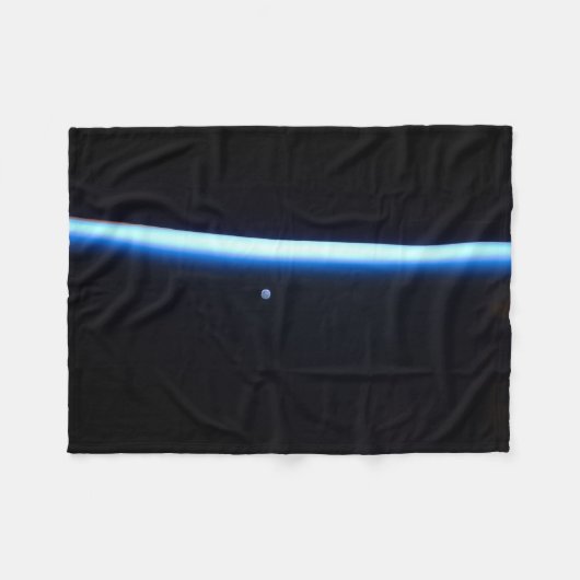 Die dünne Atmosphäre der Erde und ein blühender Mo Fleecedecke (Vorderseite (Horizontal))