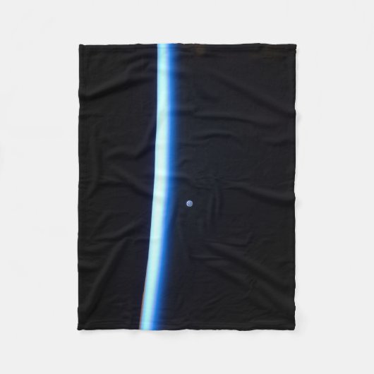 Die dünne Atmosphäre der Erde und ein blühender Mo Fleecedecke (Vorderseite)