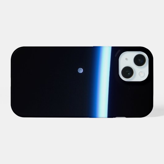 Die dünne Atmosphäre der Erde und ein blühender Mo iPhone 15 Hülle (Rückseite (Horizontal))