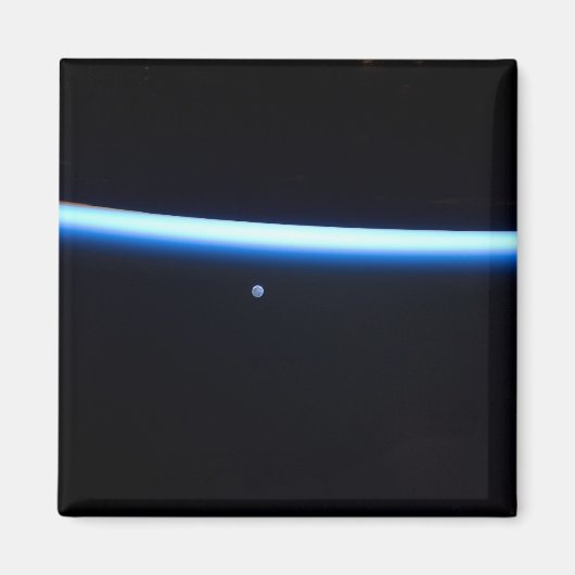 Die dünne Atmosphäre der Erde und ein blühender Mo Magnet (Vorne)