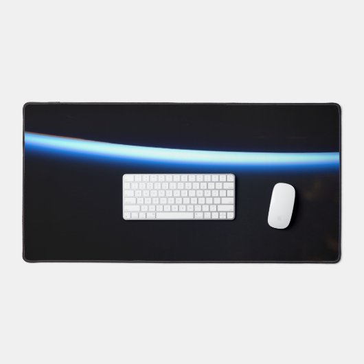 Die dünne Atmosphäre der Erde und ein blühender Mo Schreibtischunterlage (Tastatur & Maus)