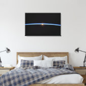 Die dünne Linie der Erdatmosphäre 2 Leinwanddruck (Insitu (Schlafzimmer))