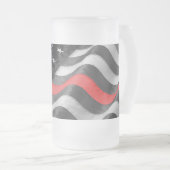Die dünne rote Linie Mattglas Bierglas (VorderseiteRechts)