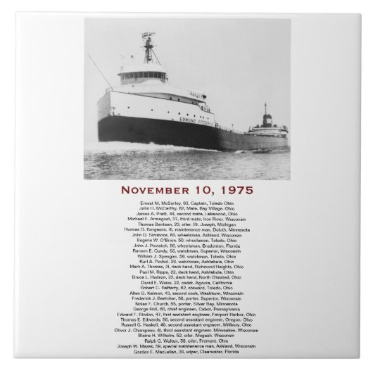 Die Edmund Fitzgerald mit Besatzungsnamen Fliese (Vorderseite)