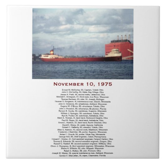 Die Edmund Fitzgerald mit Besatzungsnamen Fliese (Vorderseite)