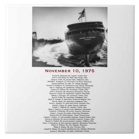 Die Edmund Fitzgerald mit Besatzungsnamen Fliese (Vorderseite)