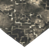 Die Einrichtung ist in sanften, klassischen Beiget Tischdecke (Schrägansicht)