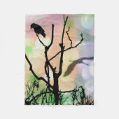 Die einsame Crow Fleece Blanket (Vorderseite)