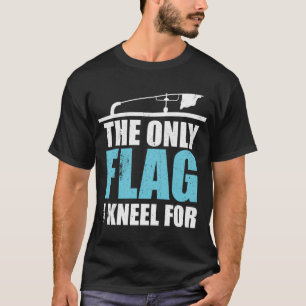 Die einzige Flagge, vor der ich zum Eisfischen kni T-Shirt