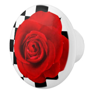 Die elegante Rose der Rose auf einem Schachbrett Keramikknauf