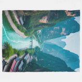 Die Embrace der Natur - Landschaftliche Flusslands Fleecedecke (Vorderseite (Horizontal))