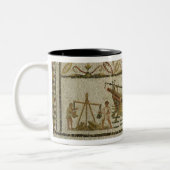 Die Entleerung eines Schiffs Zweifarbige Tasse (Links)