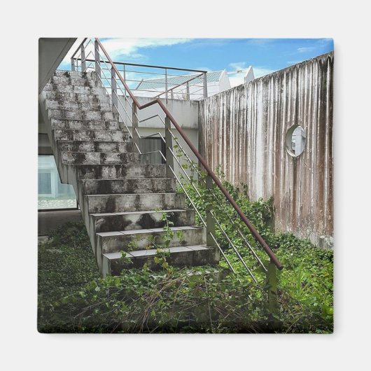 Die Entwicklung von Real Anwesen wurde eingestellt Magnet (Vorne)