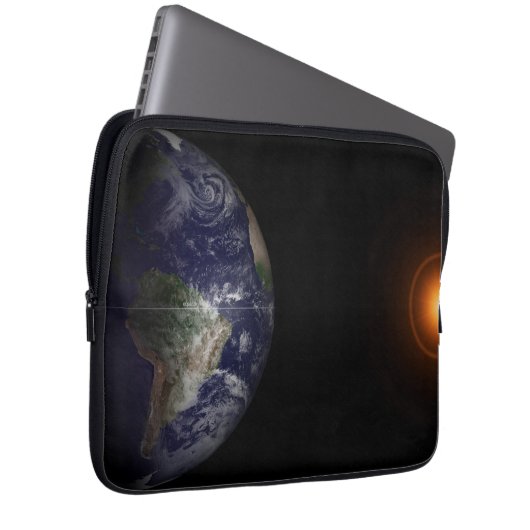 Die Erde an ihrem Äquinoktium. Laptopschutzhülle (Vorne Rechts)