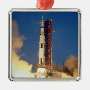 Die Erde bebt, während die Saturn V in den Himmel Ornament Aus Metall