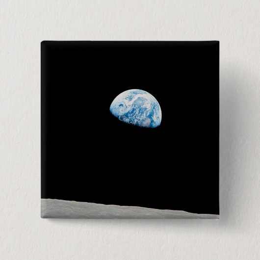 Die Erde erhebt sich über dem Mondlicht. Button (Vorderseite)