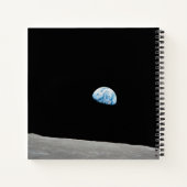 Die Erde erhebt sich über dem Mondlicht. Notizblock (Rückseite)