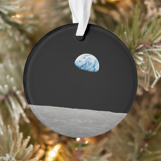Die Erde erhebt sich über dem Mondlicht. Ornament (Baum)
