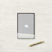 Die Erde erhebt sich über dem Mondlicht. Post-it Klebezettel (Auf Schreibtisch)