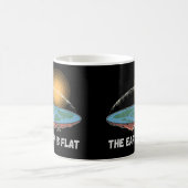 Die Erde ist eine flache humorvolle Theorie Kaffeetasse (Mittel)