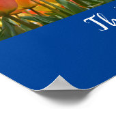 Die Erde lacht in Blume Zitat mit Tulips Poster (Ecke)