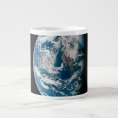 Die Erde wurde aus dem Apollo 13 Raumfahrzeug geno Jumbo-Tasse (Vorderseite)
