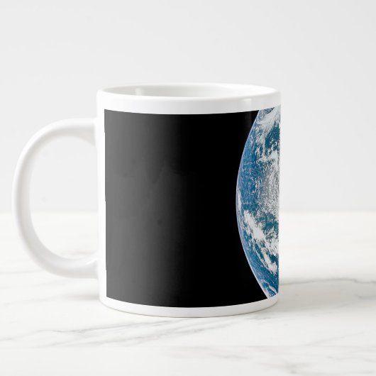 Die Erde wurde aus dem Apollo 13 Raumfahrzeug geno Jumbo-Tasse (Links)