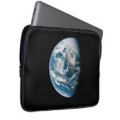 Die Erde wurde aus dem Apollo 13 Raumfahrzeug geno Laptopschutzhülle (Vorne Rechts)