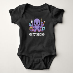 Die erstaunliche Kreatur im Multitasking-Modus Baby Strampler