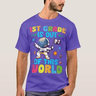 Die erste Klasse ist aus dieser Welt Niedlichen As T-Shirt
