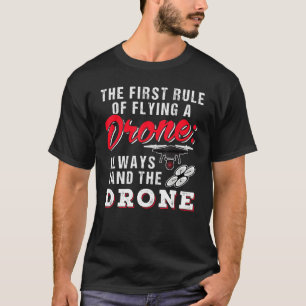Die erste Regel, eine Drohne zu fliegen, landen im T-Shirt