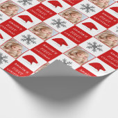 Die erste Weihnachtsfeier der Weihnachtsmannmütze Geschenkpapier (Ecke)