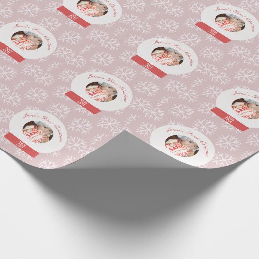 Die ersten Snowglobe-Schneeflocken des Babys Geschenkpapier (Ecke)