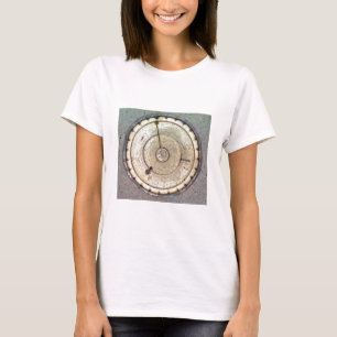Die erster Frühling gefahrene Uhr mit Fusee, T-Shirt