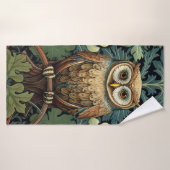 Die Eule auf einem Eichenbaum Badehandtuch (Badehandtuch)