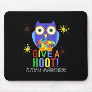 Die Eule gibt den kranken Frauen ein wahnsinniges Mousepad