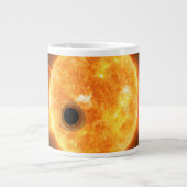 Die Exoplanet Wasp-107b ist ein Gasriese Jumbo-Tasse (Vorderseite)