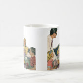 Die Familie Retro serviert Mama Frühstück im Bett Kaffeetasse (Mittel)