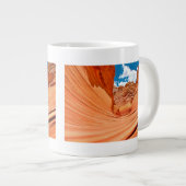 Die Farben der Welle Jumbo-Tasse (Vorderseite Rechts)