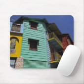 Die farbenfrohe Architektur des Viertels La Boca Mousepad (Mit Mouse)