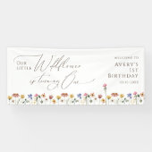 Die farbenfrohe kleine Wildblume dreht sich einen Banner (Horizontal)