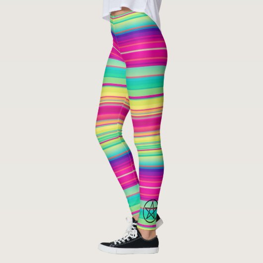 Die farbenfrohen Leggings des Running (Links)