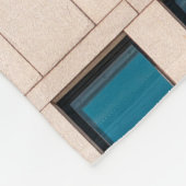 Die Fassade des modernen Gebäude mit rechteckigem Fleecedecke (Ecke)