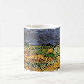 Die Felder von Vincent van Gogh Kaffeetasse (Mittel)