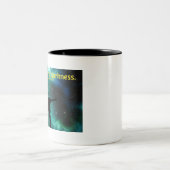 die Finsternis einschließen Zweifarbige Tasse (Mittel)