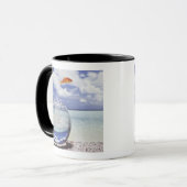 Die Fische springend vom Aquarium Tasse (Vorderseite Links)