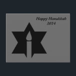 Die Flamme und der Stern - Feiertagspostkarte<br><div class="desc">Dieses Bild ist eine Flamme aus einer Kerze. Ein Stern um die Flamme steht für Hanukkah. Geschehen in einer schwarzen Tätowierung. Eine tolle Postkarte,  die Sie Ihren Lieben schicken können.</div>