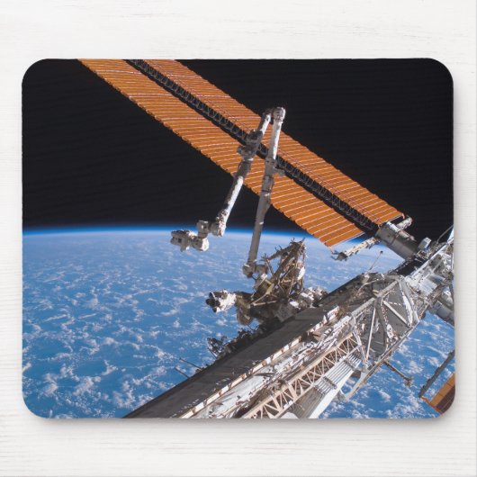 Die Flügel der Canadarm2- und Solarpaneele Mousepad (Vorne)